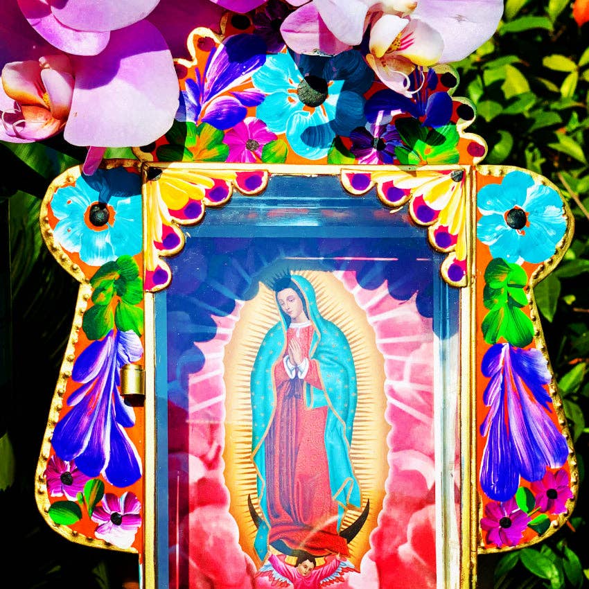 Mexicaans handgemaakt votiefhoesje van de Virgin of Guadalupe