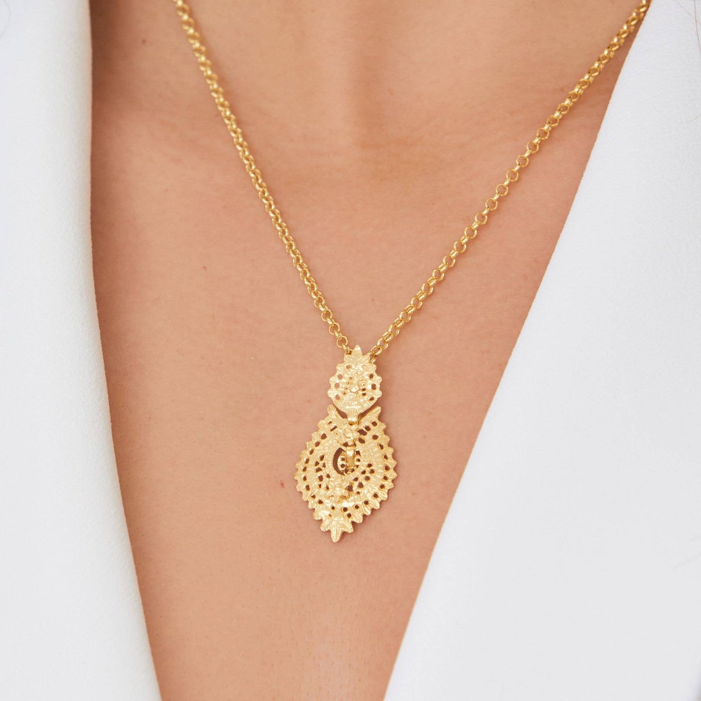 Ketting Koningin Oorbel S in Verguld Zilver