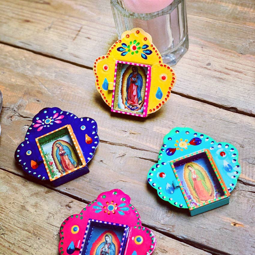 Mexicaans handgemaakt votiefhoesje van de Virgin of Guadalupe